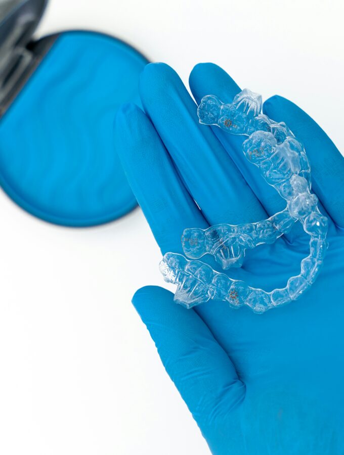 4 tips for keeping clear aligners clean and clear
